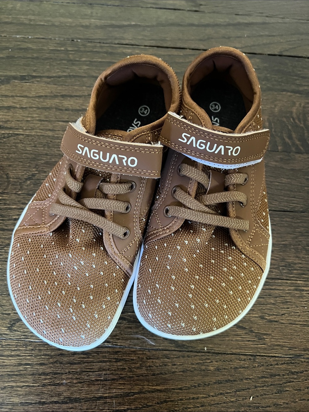 Saguaro Kids Luck I Brown Polka Dot Barefoot Sneakers Sz 34